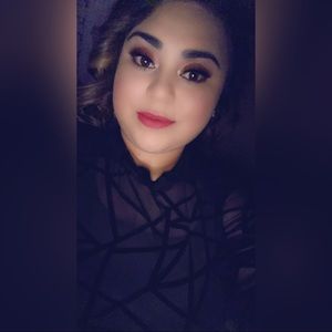 Meet your Posher, Alejandra